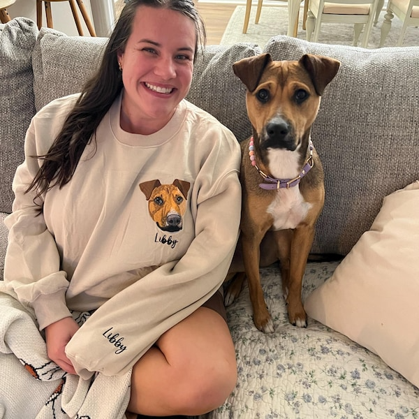 Custom Pet Sweatshirt – Embroidered Dog Portrait Crewneck for Dog Lovers
